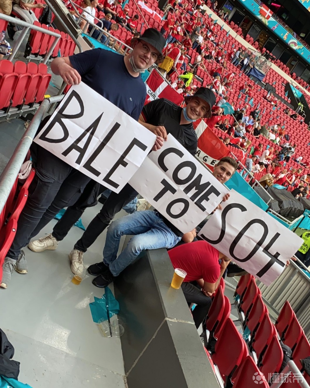 AG体育-沙尔克球迷期待主场观战，见证胜利(沙尔克队)